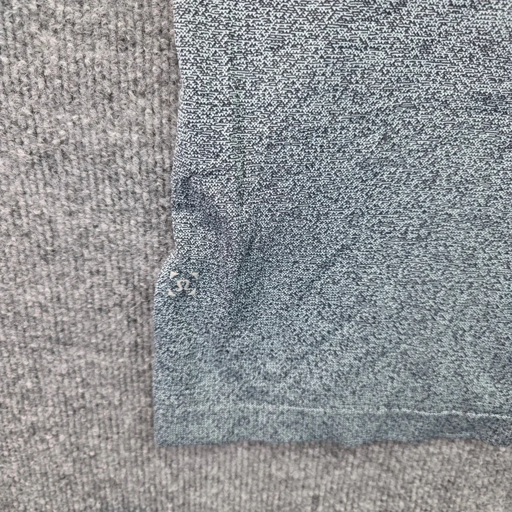 Lululemon Men's Short Sleeve Athletic T-Shirt Heathered‎